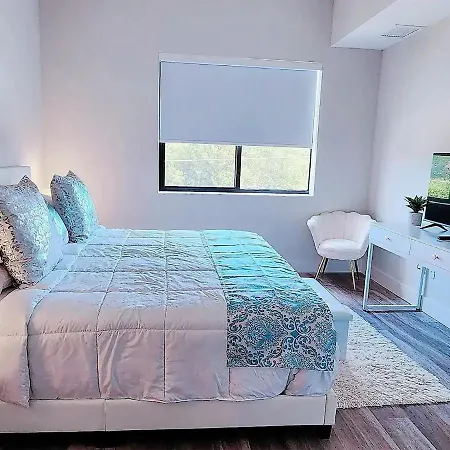 Lux Urban Retreat: Family-Friendly Staycation with Gym & EV Charging West Palm Beach Exterior photo