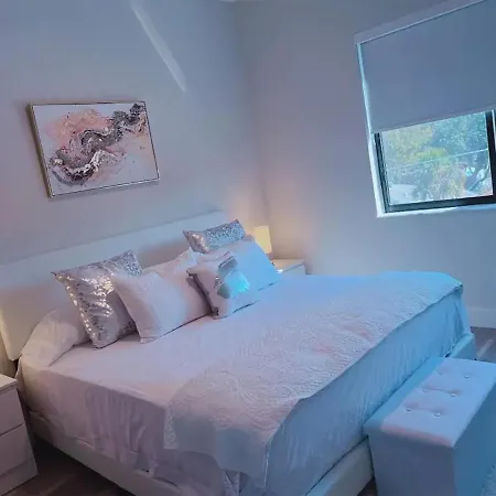 Lux Urban Retreat: Family-Friendly Staycation with Gym & EV Charging West Palm Beach Exterior photo